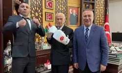 Devlet Bahçeli, boksör Avni Yıldırım’ı makamında kabul etti