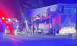 TIR'a arkadan çarpan minibüste ölen işçilerin kimlikleri belli oldu