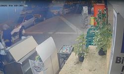 Otomobilden kaçmak isterken devrilip başka aracın altına girdi