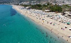 Alanya’da eylül ayında plajlar doldu