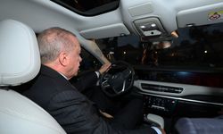 Cumhurbaşkanı Erdoğan’a, TOGG’un yeni modeli T10F hediye edildi
