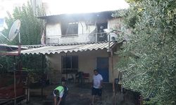 Kepez’de soba kıvılcımı evi küle çevirdi