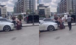 Trafik tartışması yola taştı...Birbirlerine girdiler kavgayı çevredekiler ayırdı