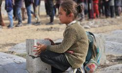 AK Parti'den Gazzeli çocuklar için 'Boş Sıralar' etkinliği