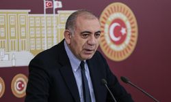 Gürsel Tekin: Şikayet edenler de, bizi önerenler de CHPli