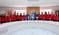 Kepezli genç hentbolcular milli formayla sahada