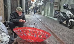 Asırlık çınardan gençlere tavsiye: "Paranızı dumana değil, fakire verin"