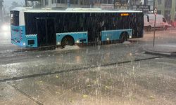 Antalya'da sağanak hayatı felç etti!