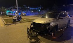 Motosikletle otomobil çarpıştı: 1 yaralı