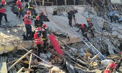 Antalya'da riskli yapı enkazında deprem tatbikatı