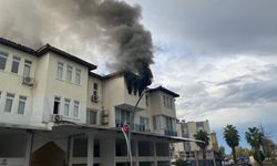 Antalya'da apartman dairesi alev alev yandı