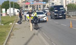 Manavgat’ta motosiklet ile otomobil çarpıştı