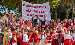 Antik Side sokakları Cumhuriyet manşetleriyle şenlendi