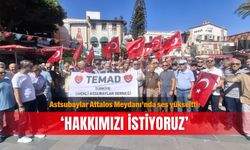 Astsubaylar Attalos Meydanı'nda ses yükseltti: ‘Hakkımızı istiyoruz’