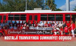 Nostalji tramvayında Cumhuriyet coşkusu