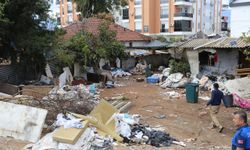 Kepez Belediyesi’nden çöp ev operasyonu