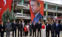 Serik'te çelenk töreni