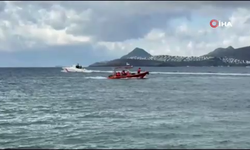 Bodrum açıklarında lastik bot alabora oldu!