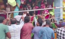 Hindistan'da tapınakta izdiham: 12 ölü