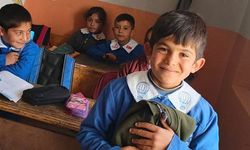 Köy okulunda yürek ısıtan doğum günü sürprizi