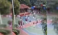 Endonezya'da camide cuma namazı sırasında patlama: 54 yaralı