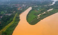 Güney Asya'daki sel ve toprak kaymalarında ölü sayısı 295'e yükseldi