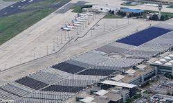 Atatürk Havalimanı’nda teslime hazır binlerce araç tek karede görüntülendi