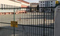 Yediği gıdadan zehirlenen lise öğrencisi hastaneye kaldırıldı