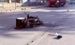 Motosikletle otomobil çarpıştı: 1 yaralı