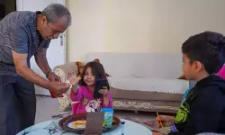 Hayatını 3 torununa adayan dedeye evden tahliye şoku