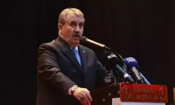 Destici: Türk bayrağına karşı olan benim düşmanımdır