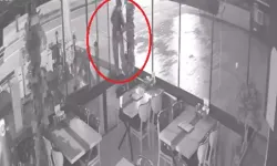 İş yerine giren hırsızı sopayla kovaladı