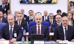 Bakan Uraloğlu: Kocaeli'de çöken binanın metroyla hiçbir ilgisi yok