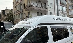 Ev arkadaşını tuvalette ölü buldu