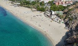 Alanya’da 24 derece sıcakta plaj keyfi