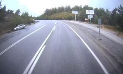 Kayganlaşan yolda otomobil takla attı: 2 yaralı