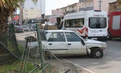 Otomobil bariyerlere çarparak durabildi