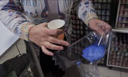 Pamuk şeker aldı, gıda boyası çıktı: 5 yaşındaki çocuk ağzı köpürerek hastalandı