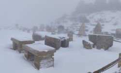 Nemrut Dağı’na mevsimin ilk karı yağdı