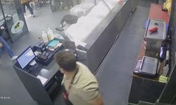 Deprem anı kamerada: İş yerindekiler panikle dışarı kaçtı