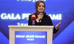 Bakan Göktaş "Esnaf Ailesi Olmak" projesinin galasında