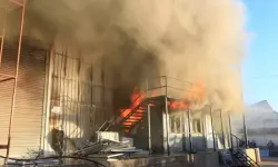 Sandalye üretim atölyesi alev alev yandı