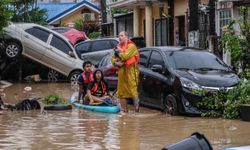 Filipinler'de süper tayfun alarmı: 100 bin kişi tahliye edildi, 300 uçuş iptal oldu