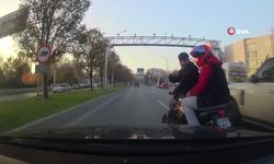 Korna çalan sürücüyle kavga eden motosikletli kamerada