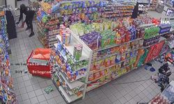 ABD’de hırsızlar çalıntı araçla market ATM’sini yerinden söktü