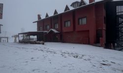 Uludağ’da kar kalınlığı 10 santimi buldu, kapalı oteller harekete geçti