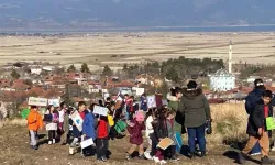 Öğrenciler fidan dikti