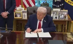 Trump, fentanili kitle imha silahı ilan eden kararnameyi imzaladı