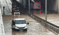 Alanya'da alt geçitte mahsur kalan 8 kişi kurtarıldı