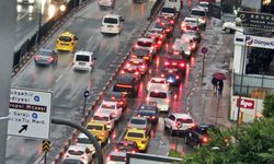 Antalya'da sağanak yağış etkisini gösterdi